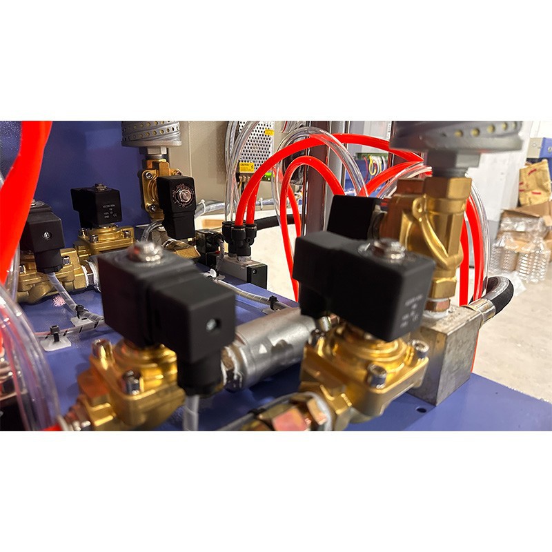 2 Cavity Bottle Blowing Machine factory